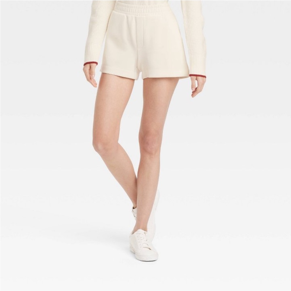 NWT Women's Cream Shorts - M